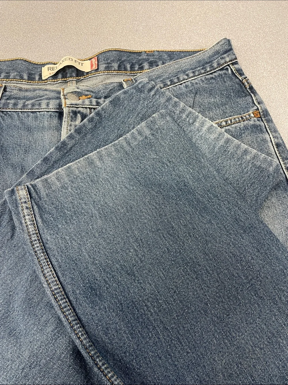Levi's 550 Men's Straight Jeans - Medium Blue Denim with Tan Patch40x25